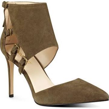 Suede, olive, pointy toe, and buckles. This shoe screams fall. Yaaaaassssssss!! This shoe is from Nine West. Nine West sizes run from 5-12. This is my fave so far. 