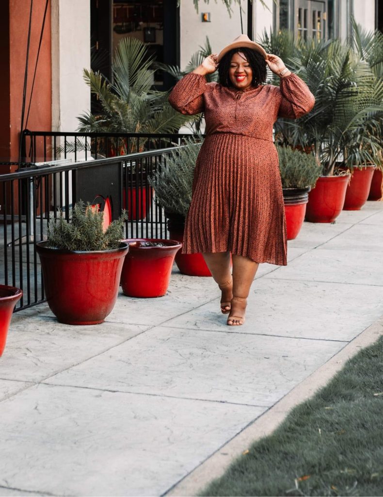 Plus Size Women In Eloquii Elements